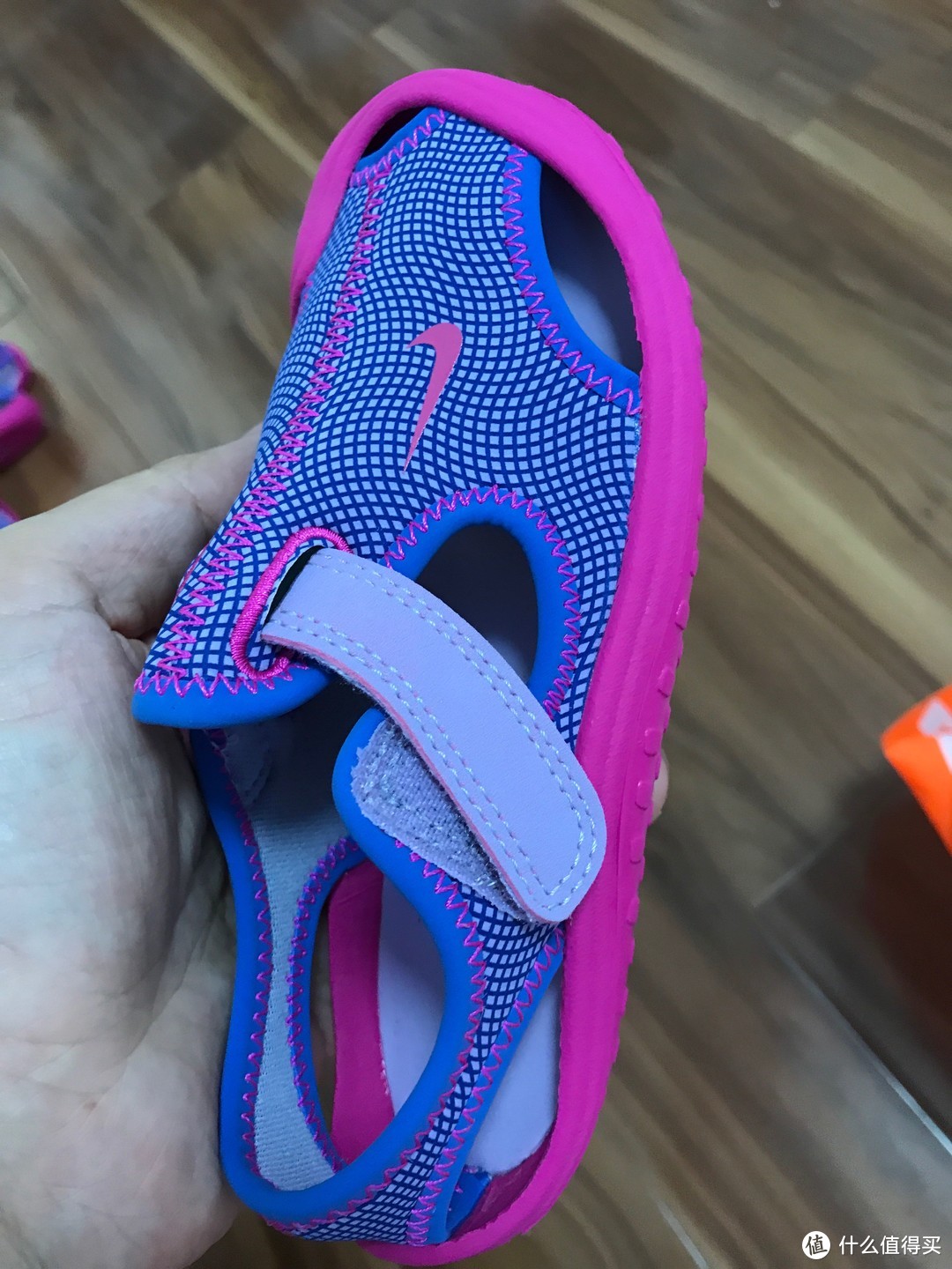 阿迪达斯折扣店入手儿童凉鞋开箱分享