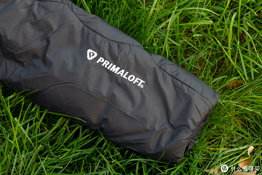 冬日出行,温暖随行:Nike ACG Lunar Lake Puffer PrimaLoft® Therma-FIT ADV 连帽夹克守护通勤之路